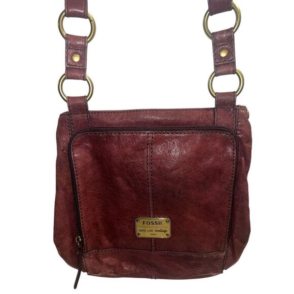 ✨Fossil Wine Crossbody Adjustable with Key Charm✨ - Picture 4 of 8